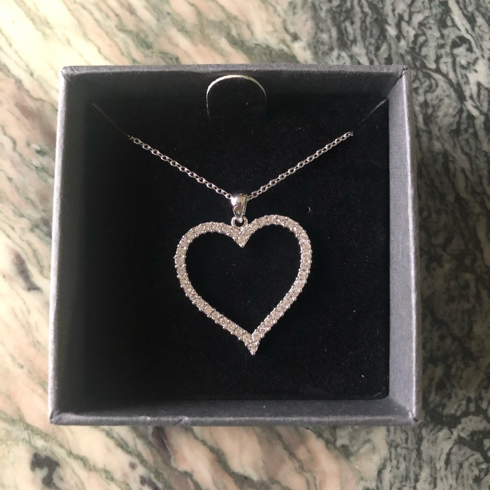 Nic & Syd: Heart Pendant